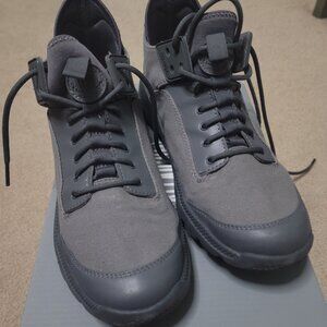 EUC Mens PALLADIUM Shoes, 8.5